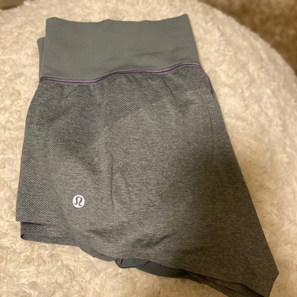 Lululemon running shorts size 6